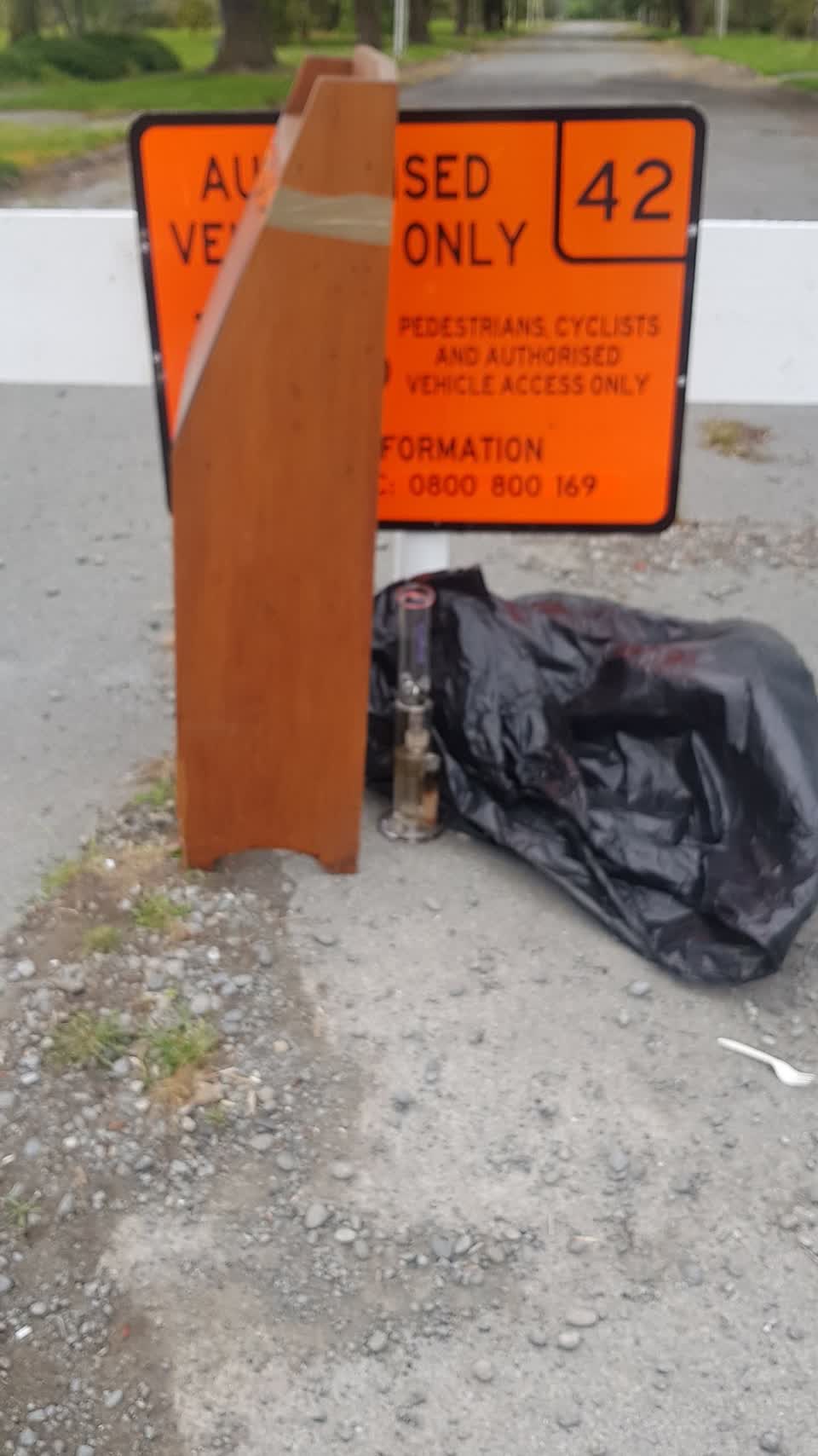 The photograph attached to this rubbish/recycling report