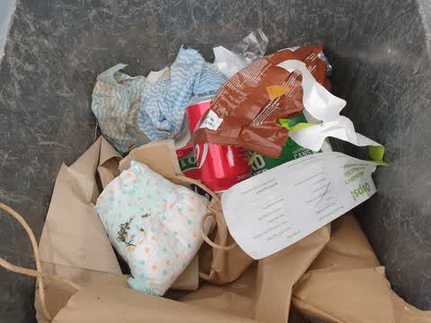 Rubbish/Recycling, a report photo