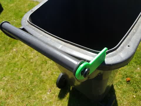 Rubbish/Recycling, a report photo