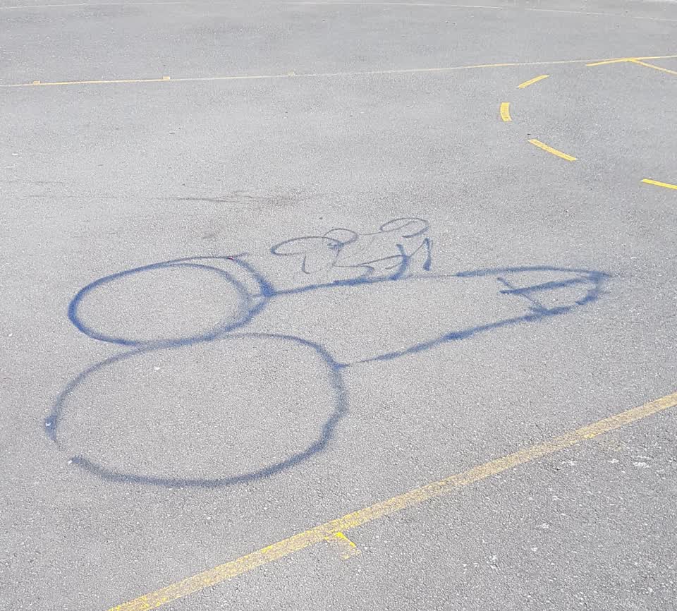 The photograph attached to this graffiti report