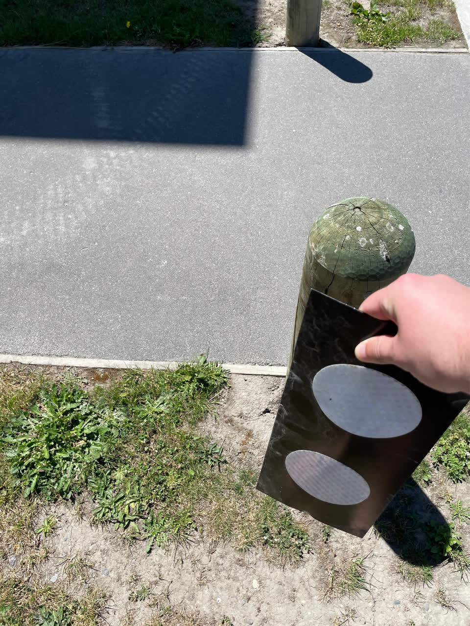 The photograph attached to this roading/streets report