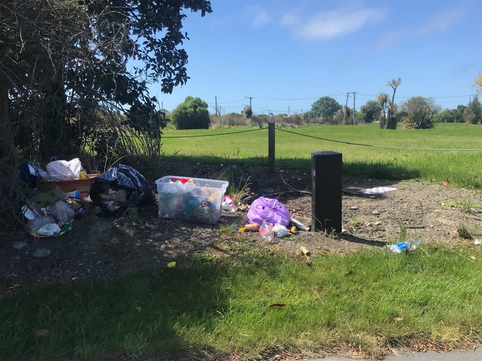 The photograph attached to this rubbish/recycling report