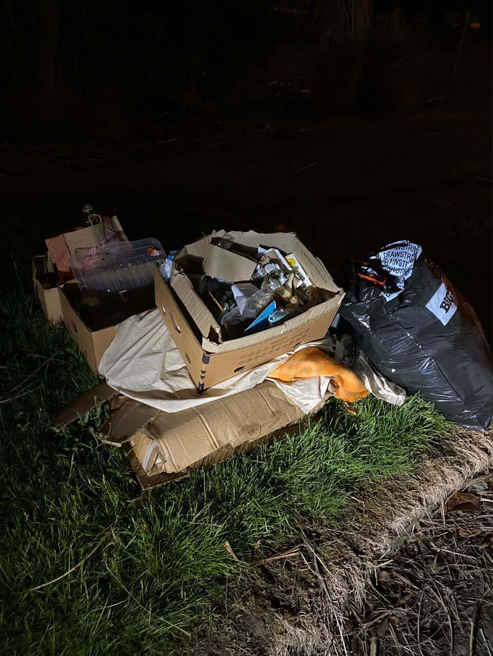 The photograph attached to this rubbish/recycling report
