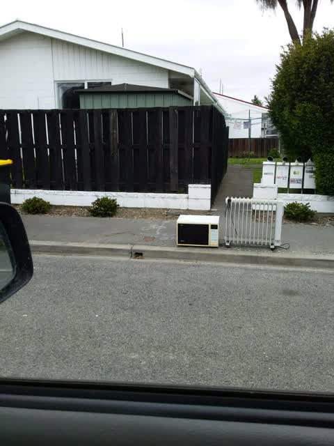 Rubbish/Recycling, a report photo