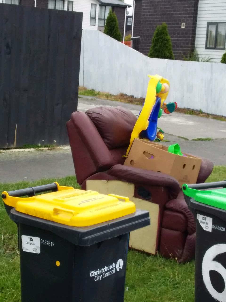 The photograph attached to this rubbish/recycling report