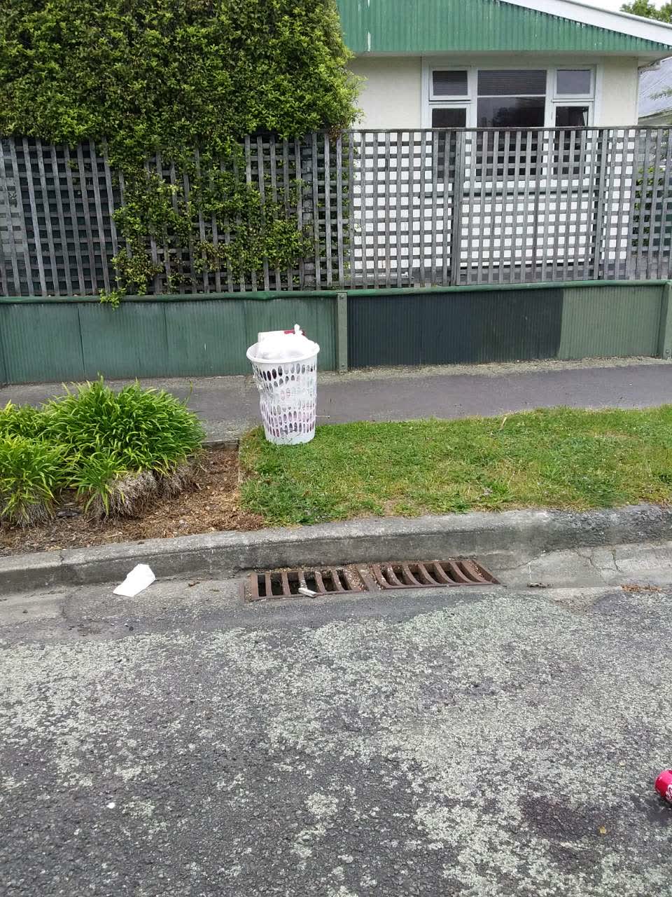 The photograph attached to this rubbish/recycling report