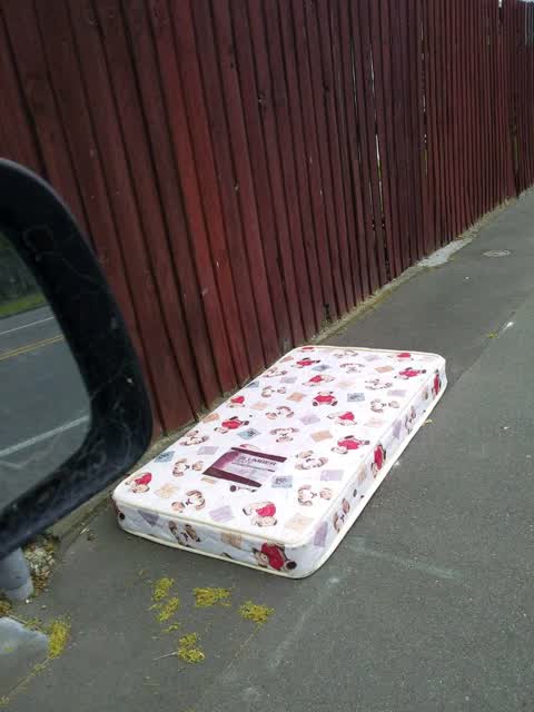 Rubbish/Recycling, a report photo