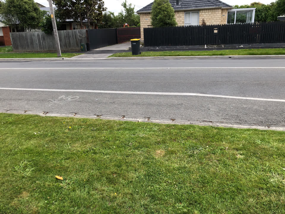 The photograph attached to this roading/streets report
