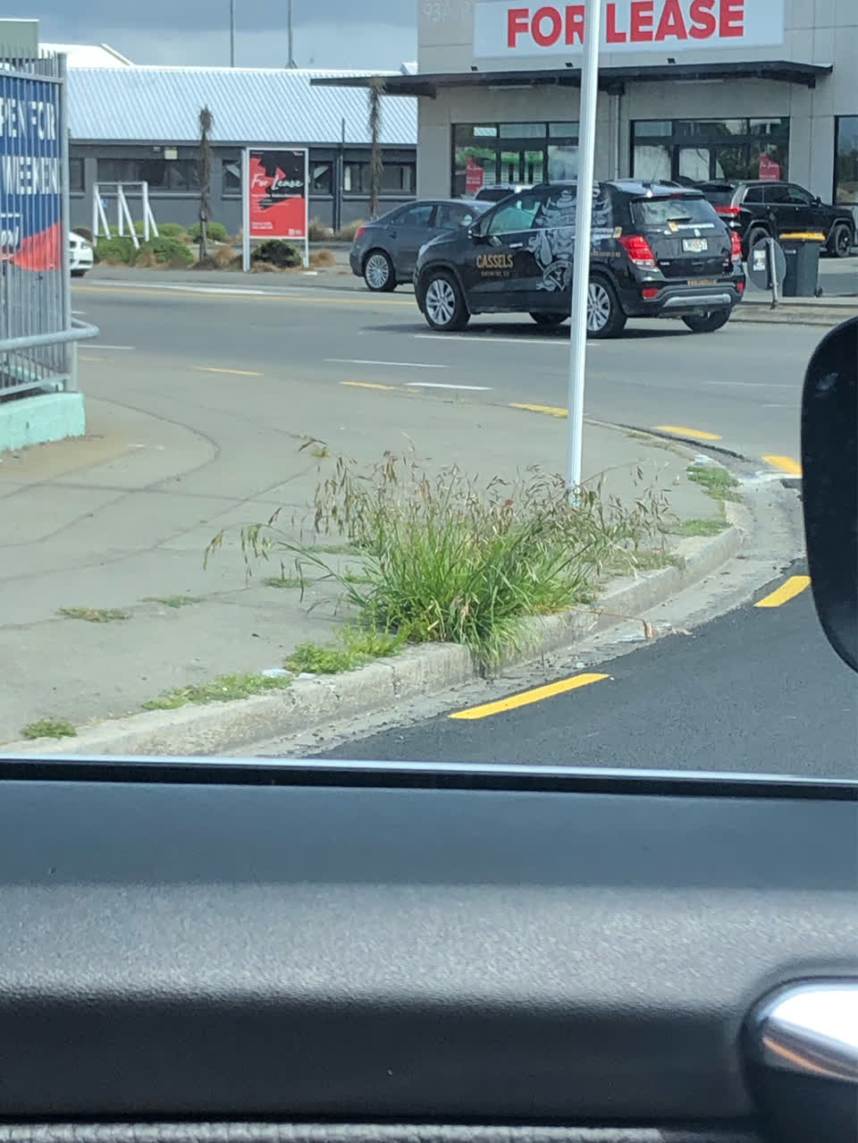 The photograph attached to this street light outage report
