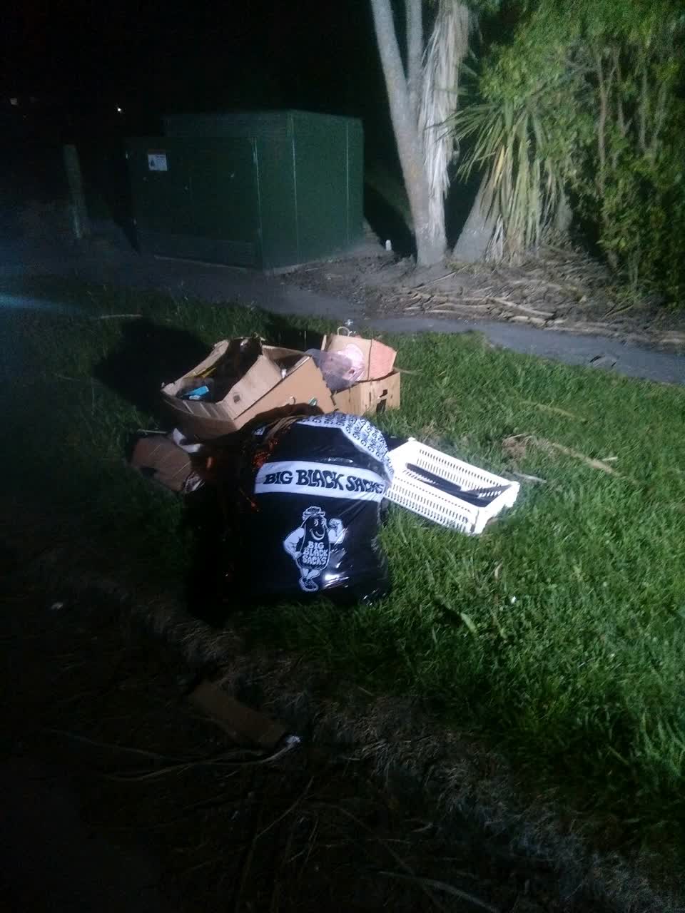 The photograph attached to this rubbish/recycling report