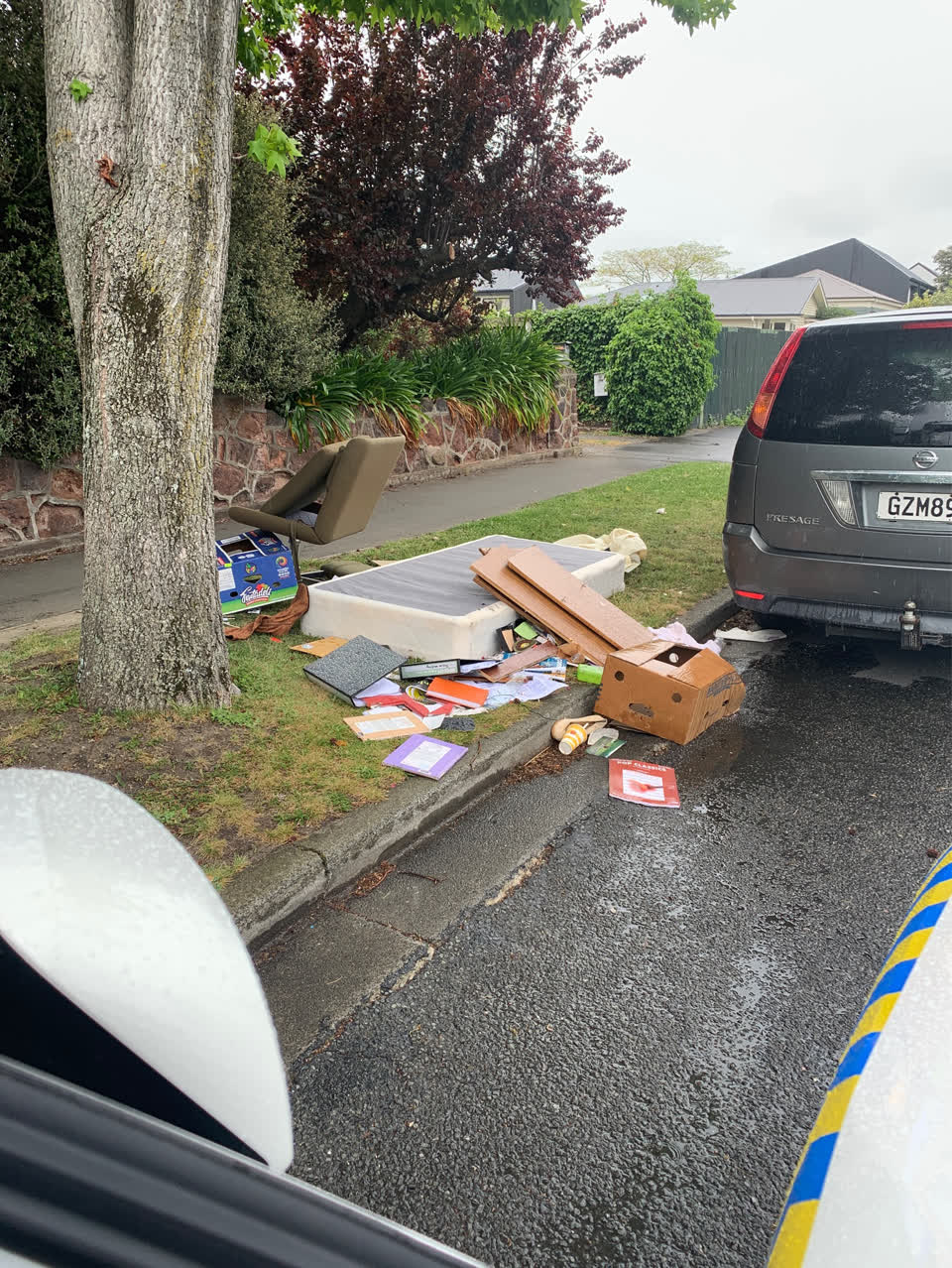 The photograph attached to this rubbish/recycling report