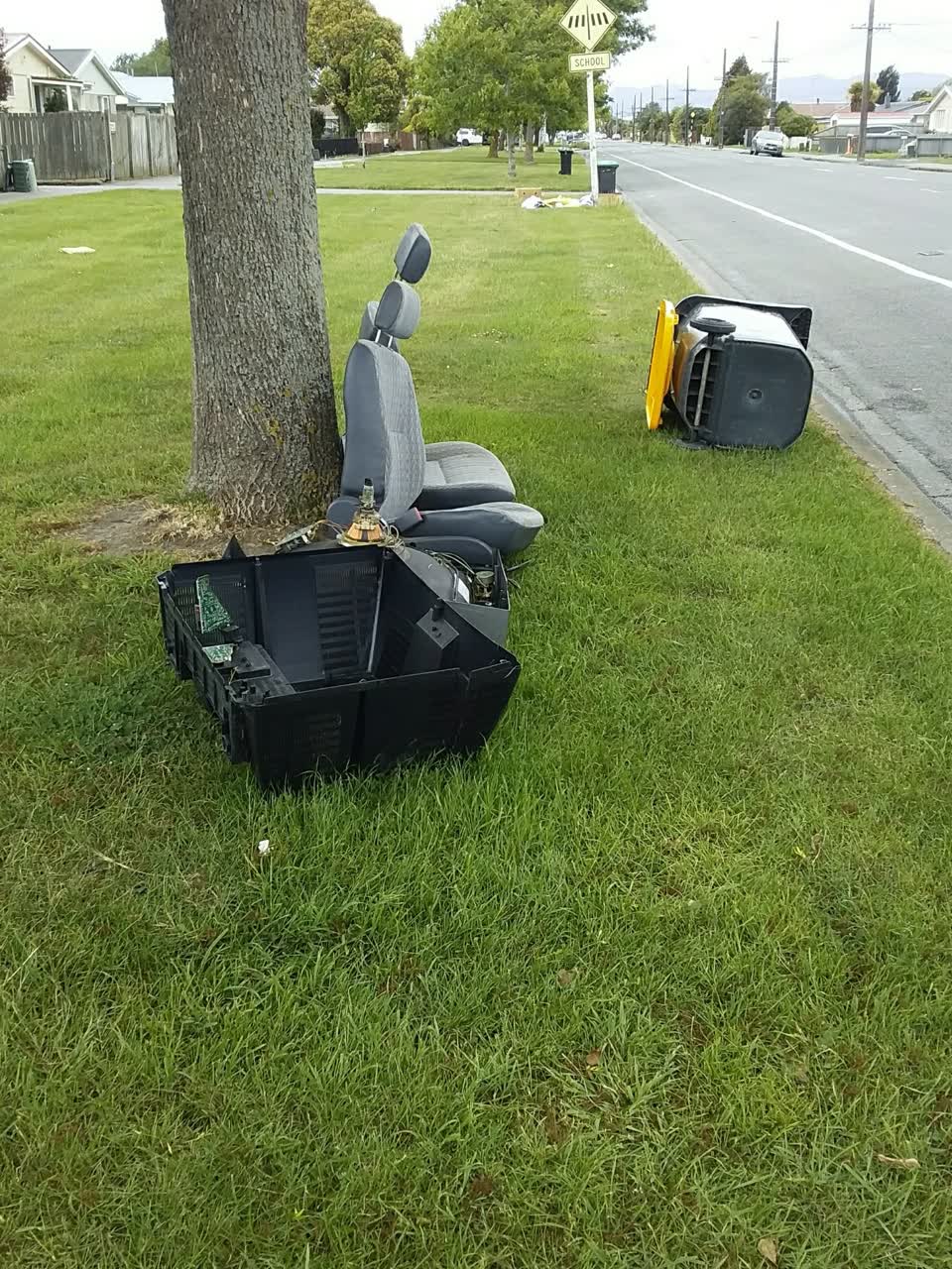 The photograph attached to this rubbish/recycling report