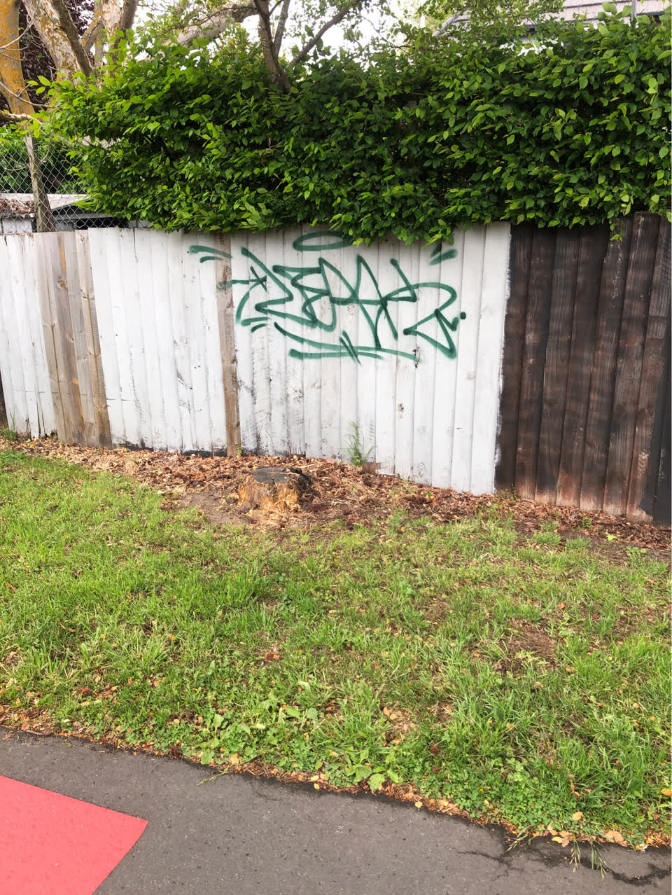 The photograph attached to this graffiti report