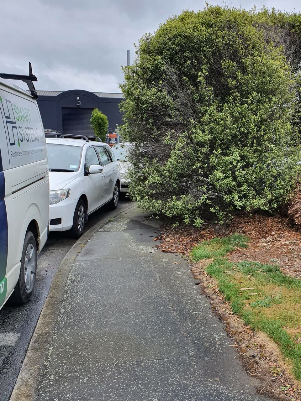 The photograph attached to this street light outage report