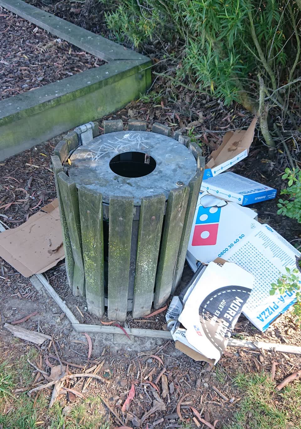 The photograph attached to this rubbish/recycling report