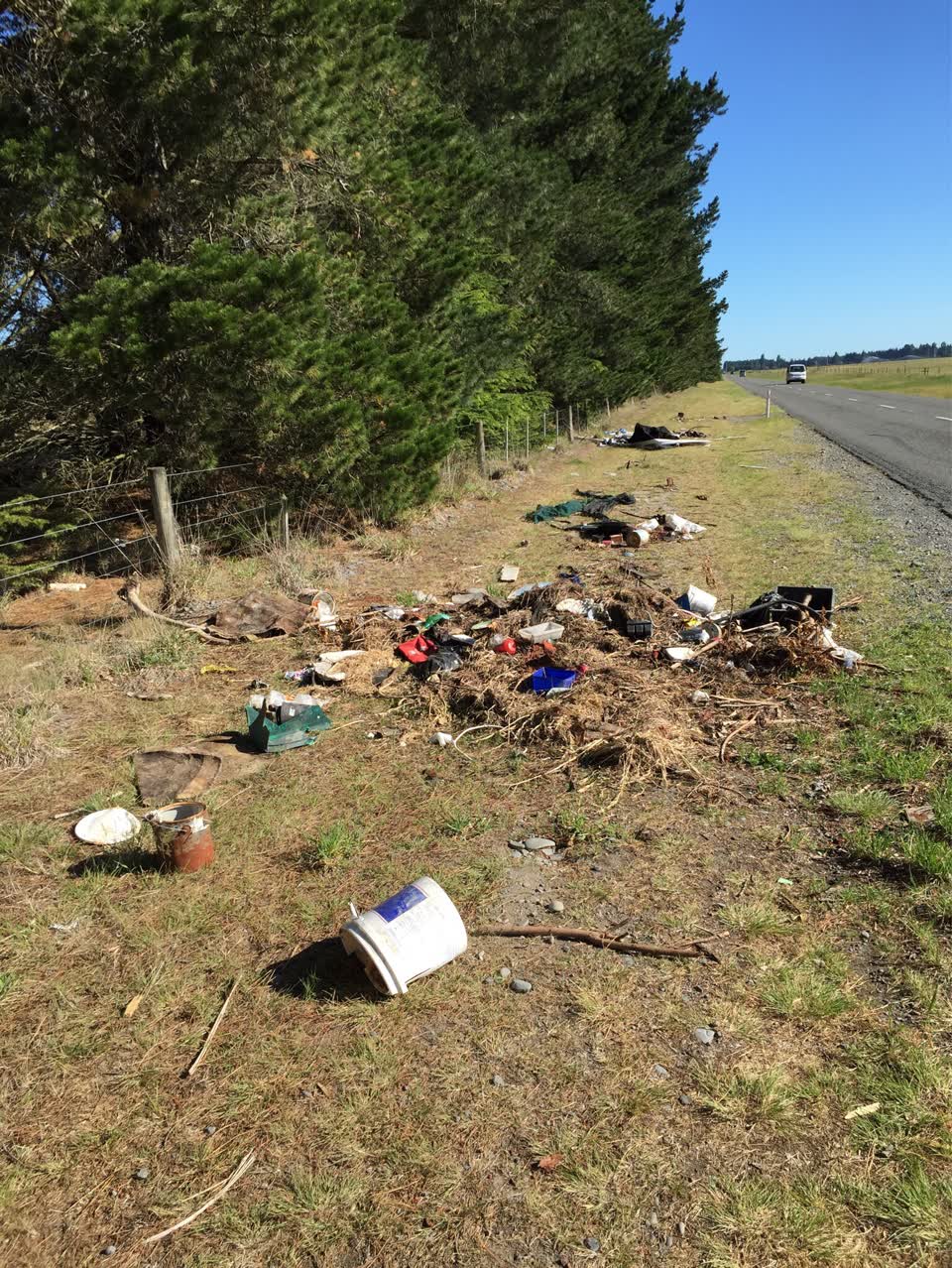 The photograph attached to this rubbish/recycling report