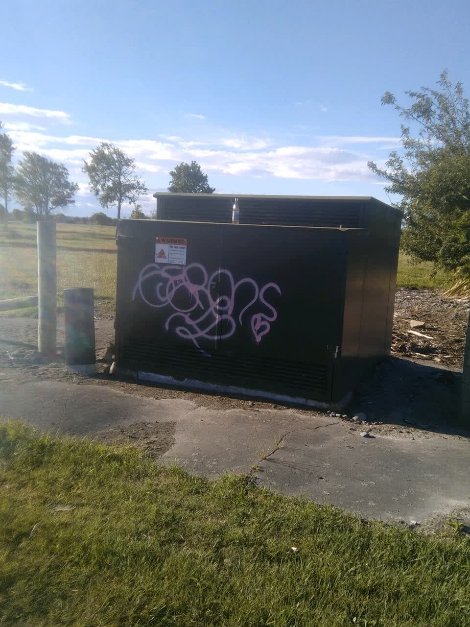 The photograph attached to this graffiti report