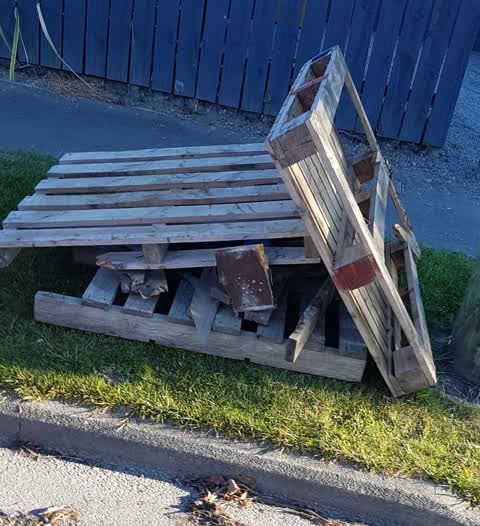 Rubbish/Recycling, a report photo