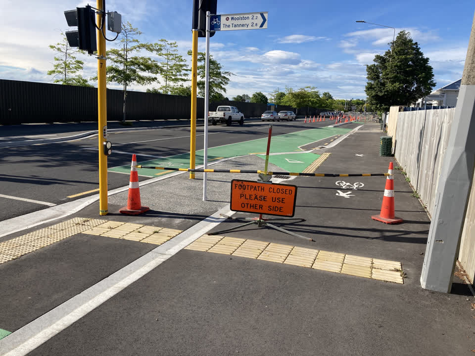 The photograph attached to this roading/streets report