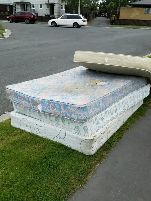 Rubbish/Recycling, a report photo