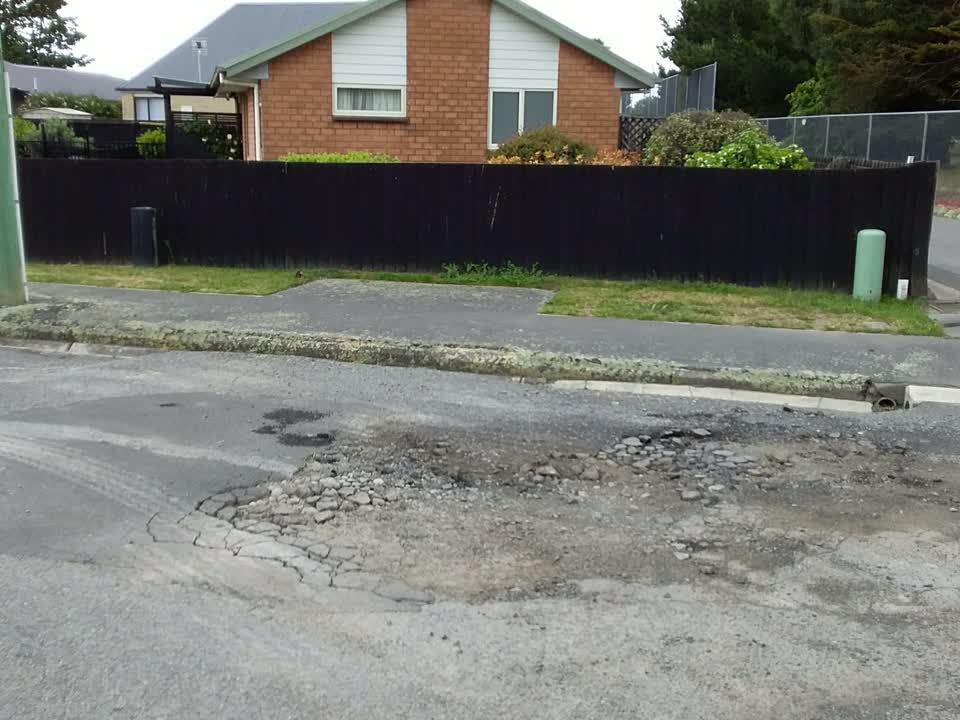The photograph attached to this roading/streets report