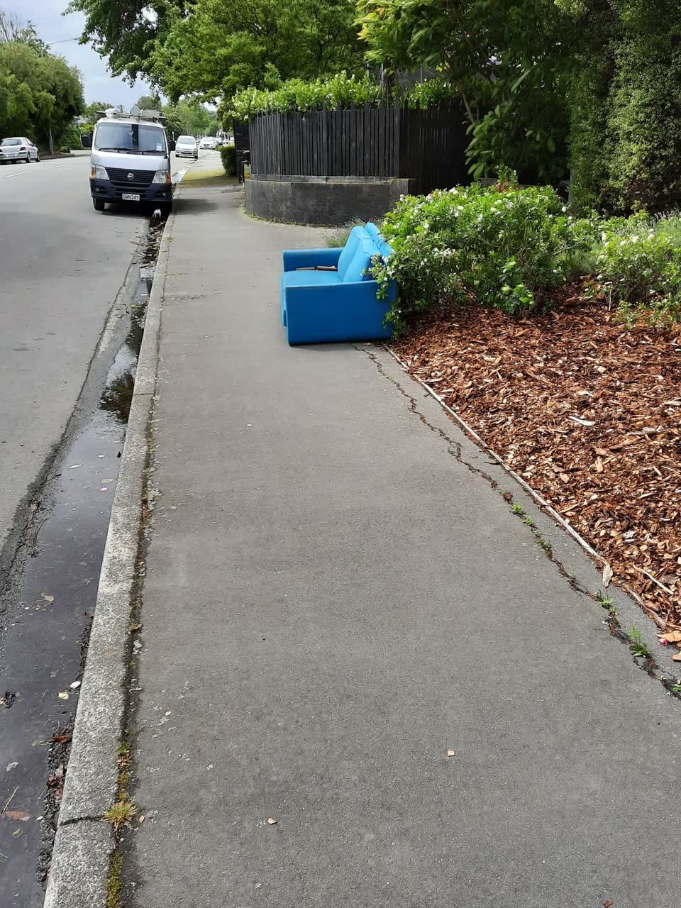 The photograph attached to this rubbish/recycling report