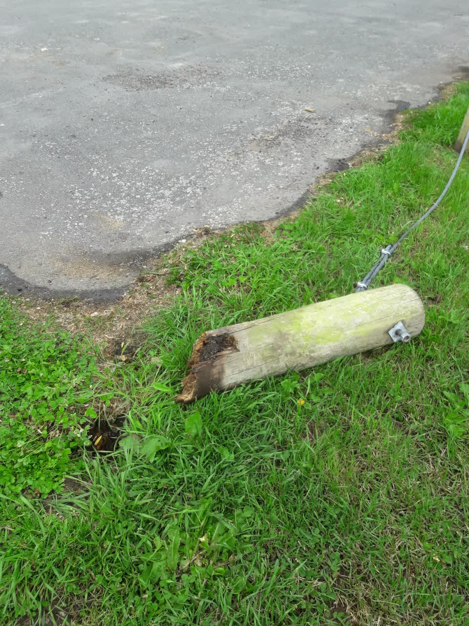 The photograph attached to this roading/streets report