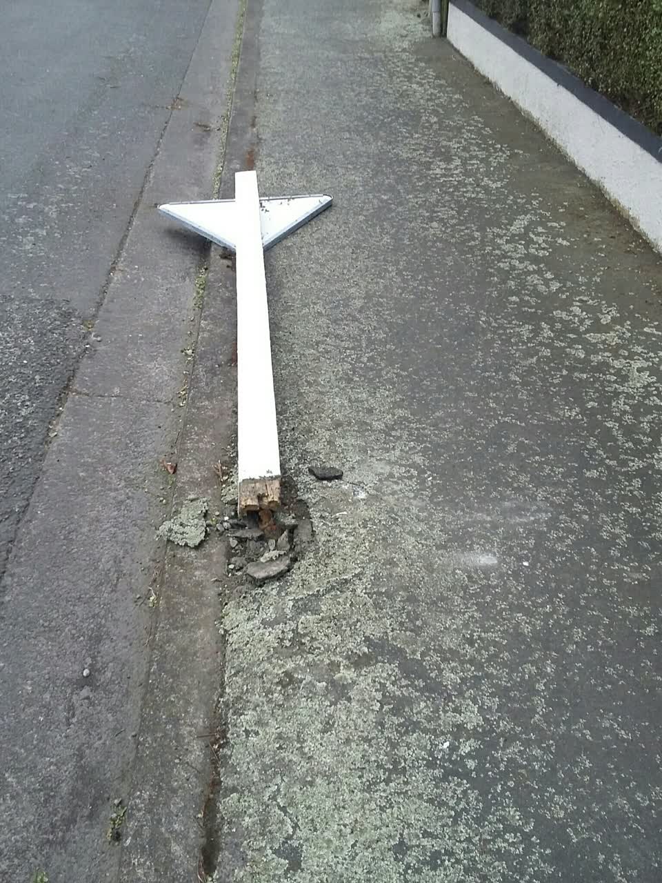 The photograph attached to this roading/streets report