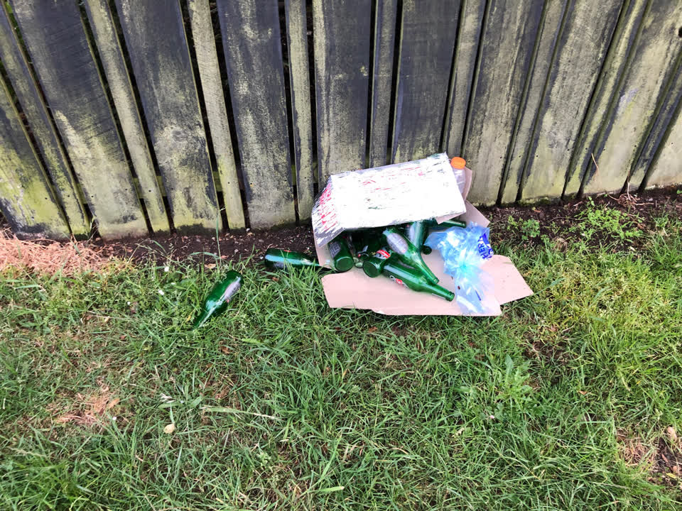 The photograph attached to this rubbish/recycling report