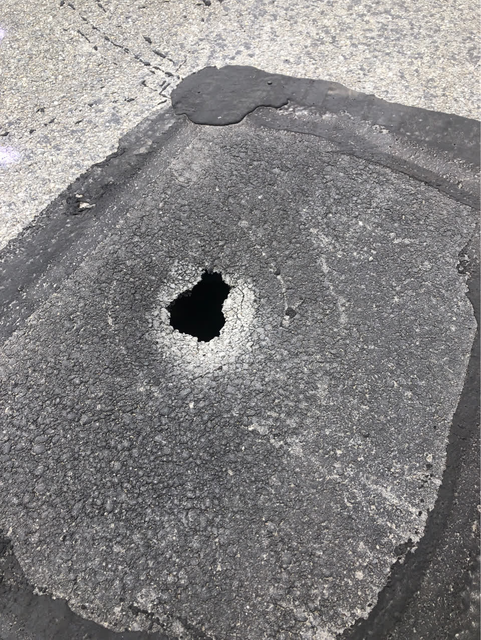 The photograph attached to this roading/streets report