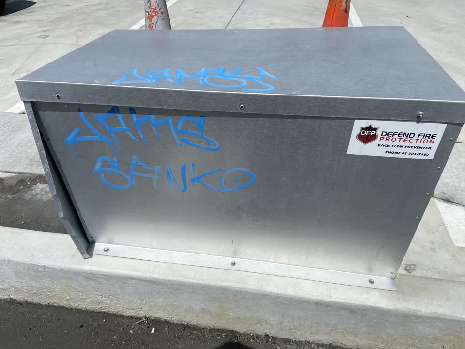 The photograph attached to this graffiti report