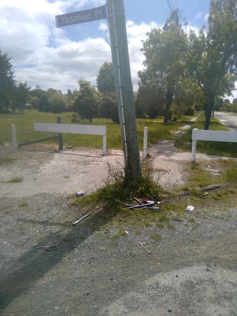 Rubbish/Recycling, a report photo
