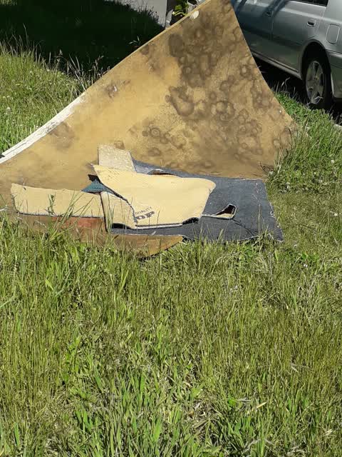 Rubbish/Recycling, a report photo