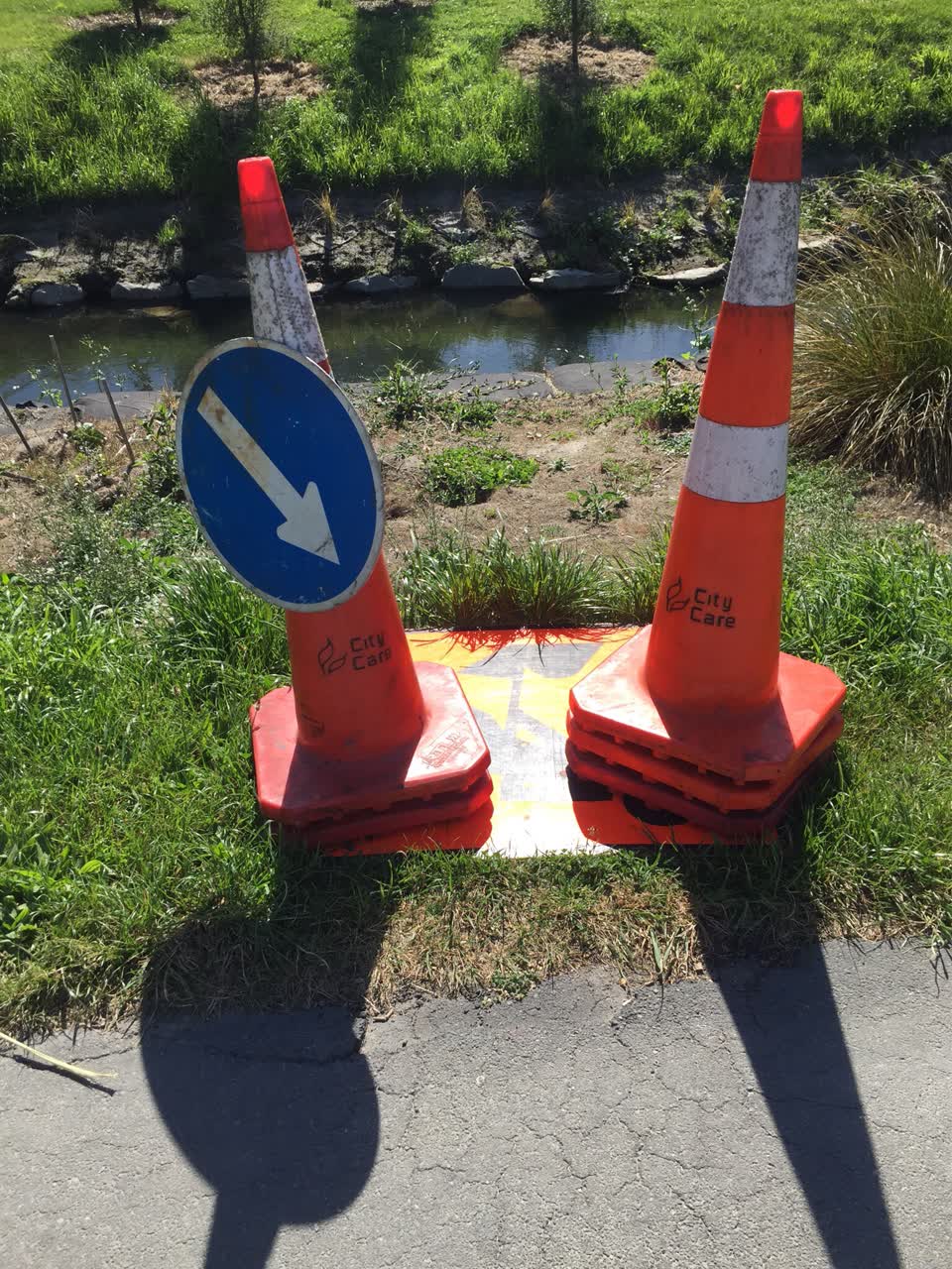 The photograph attached to this roading/streets report
