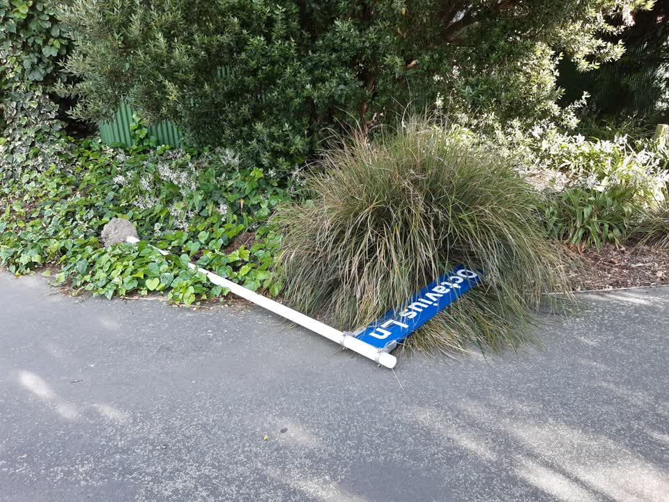 The photograph attached to this roading/streets report