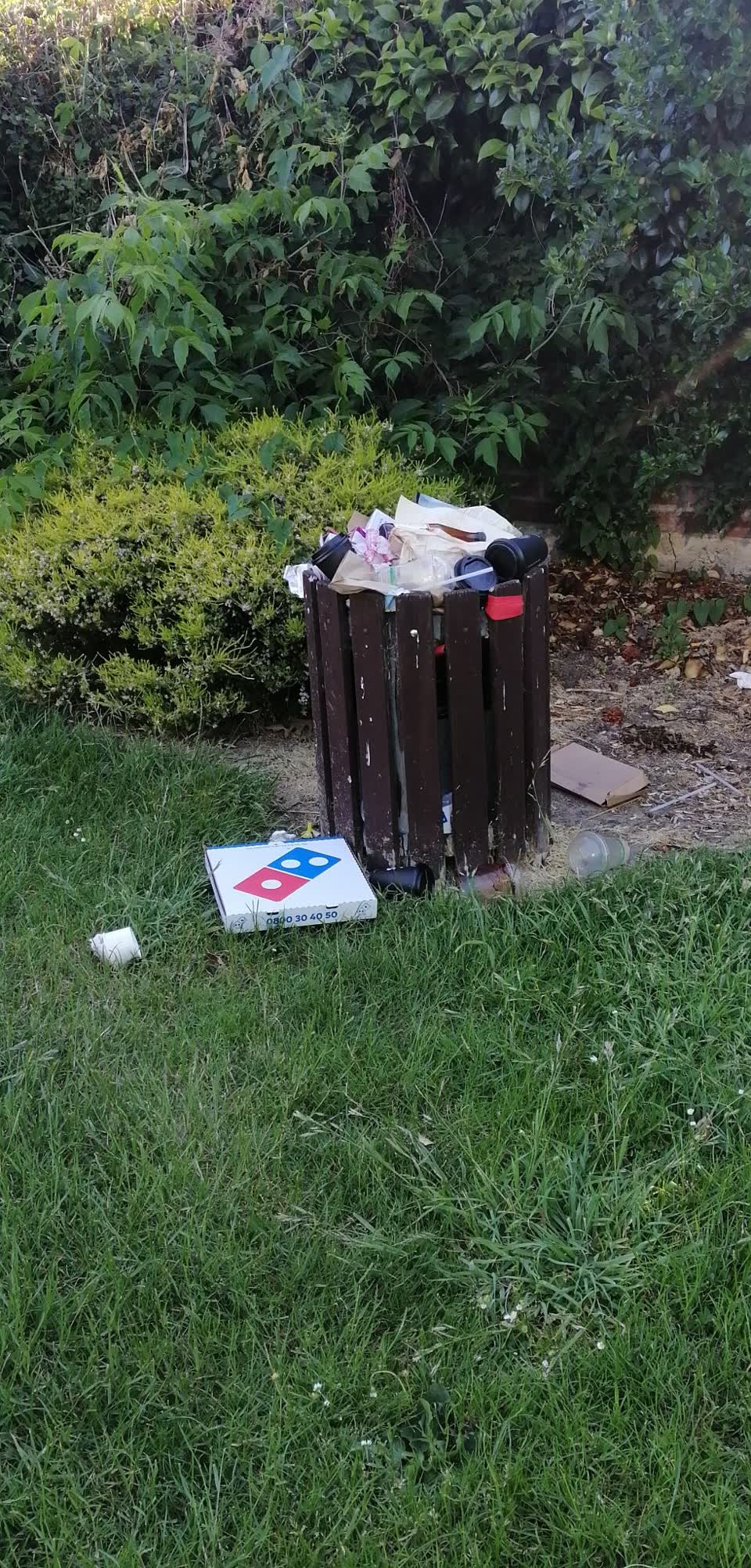 The photograph attached to this rubbish/recycling report
