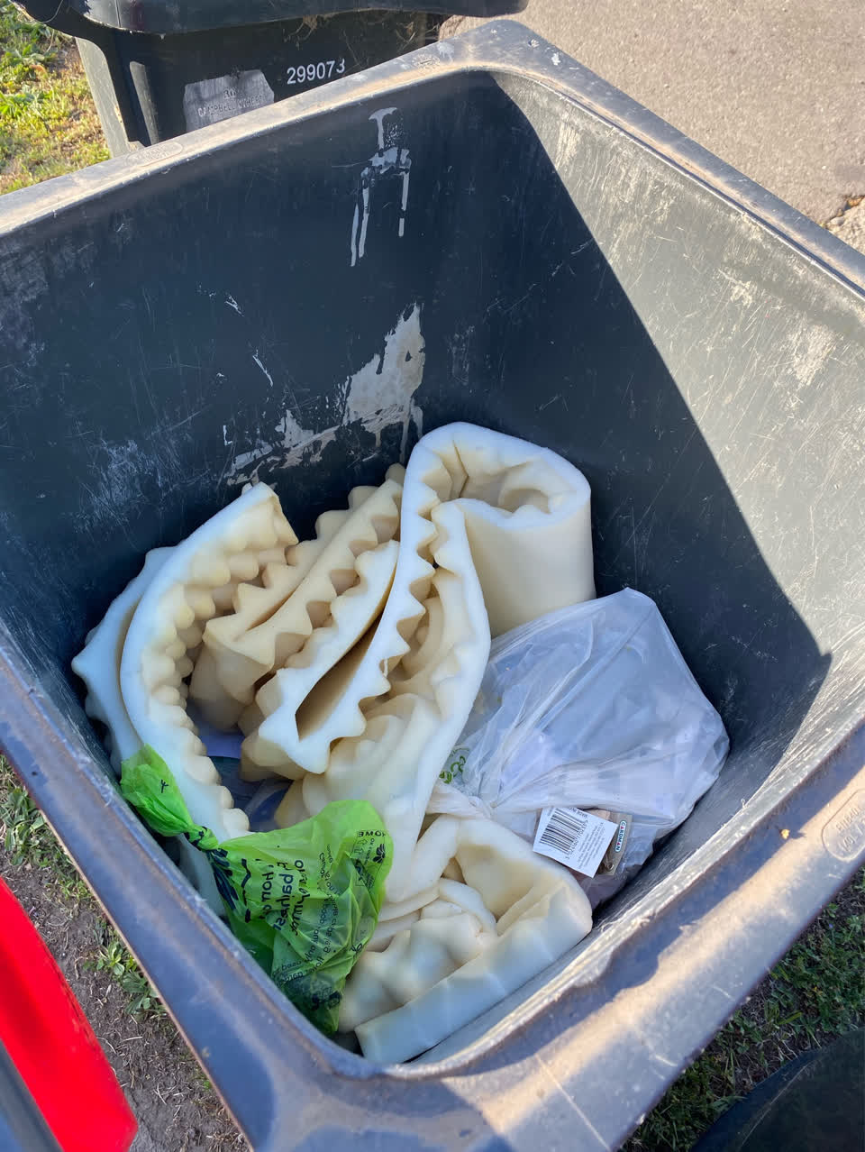 The photograph attached to this rubbish/recycling report