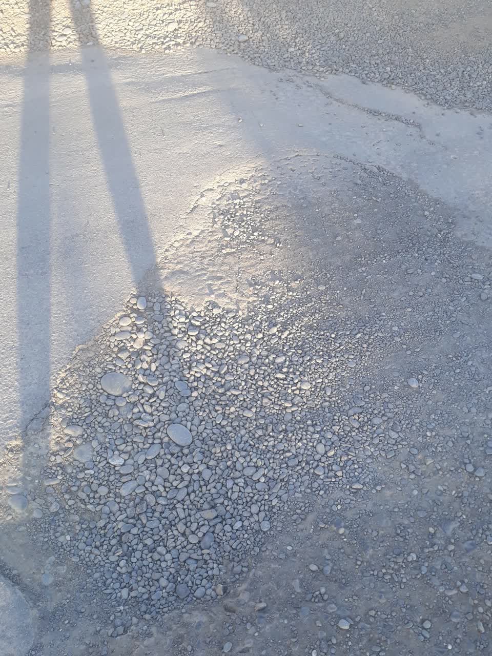 The photograph attached to this roading/streets report