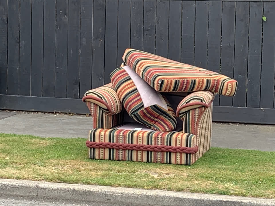 The photograph attached to this rubbish/recycling report