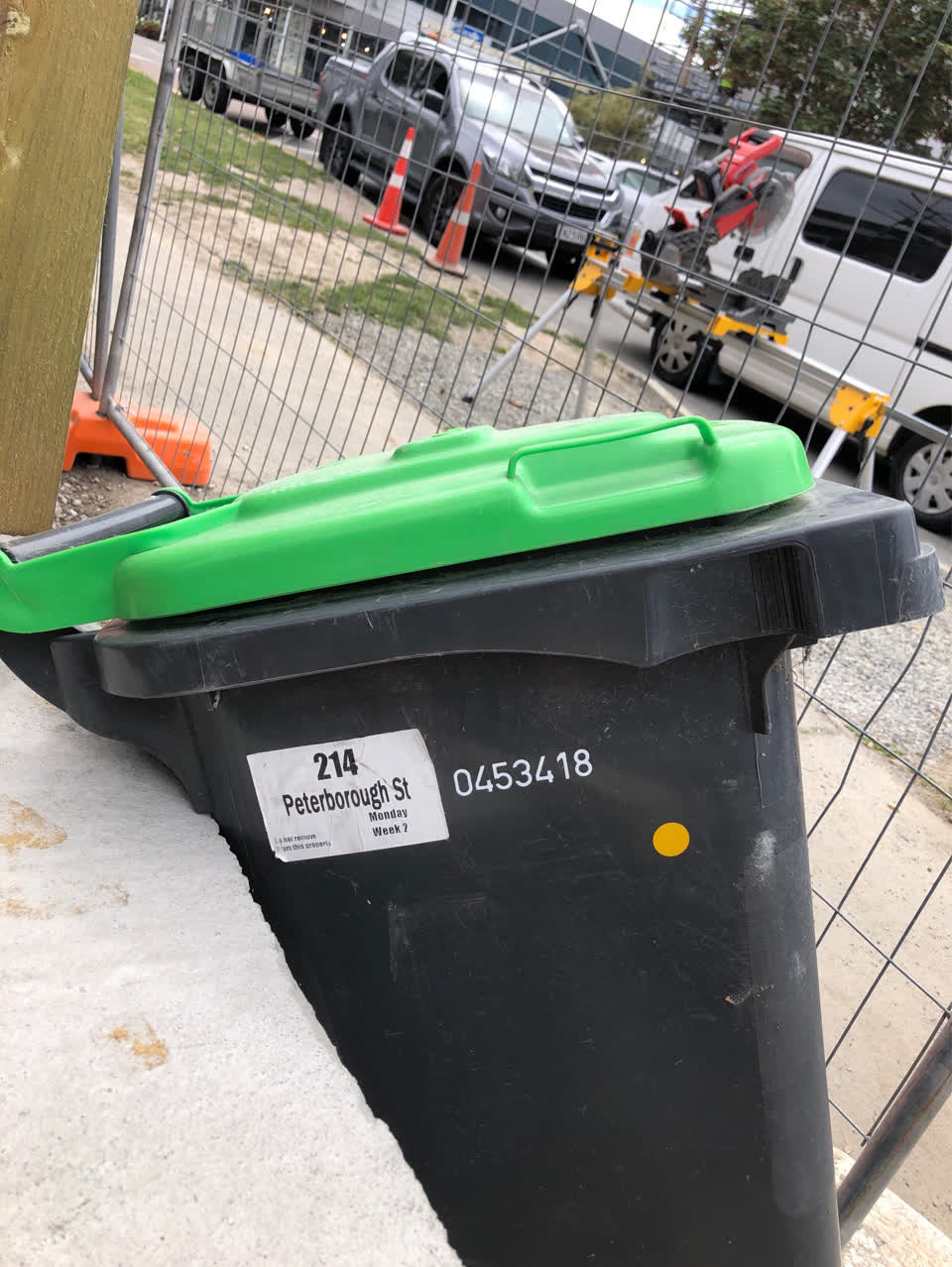 The photograph attached to this rubbish/recycling report