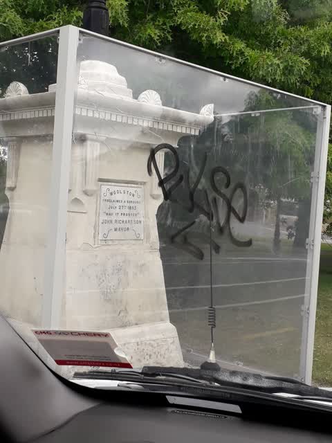 Graffiti, a report photo