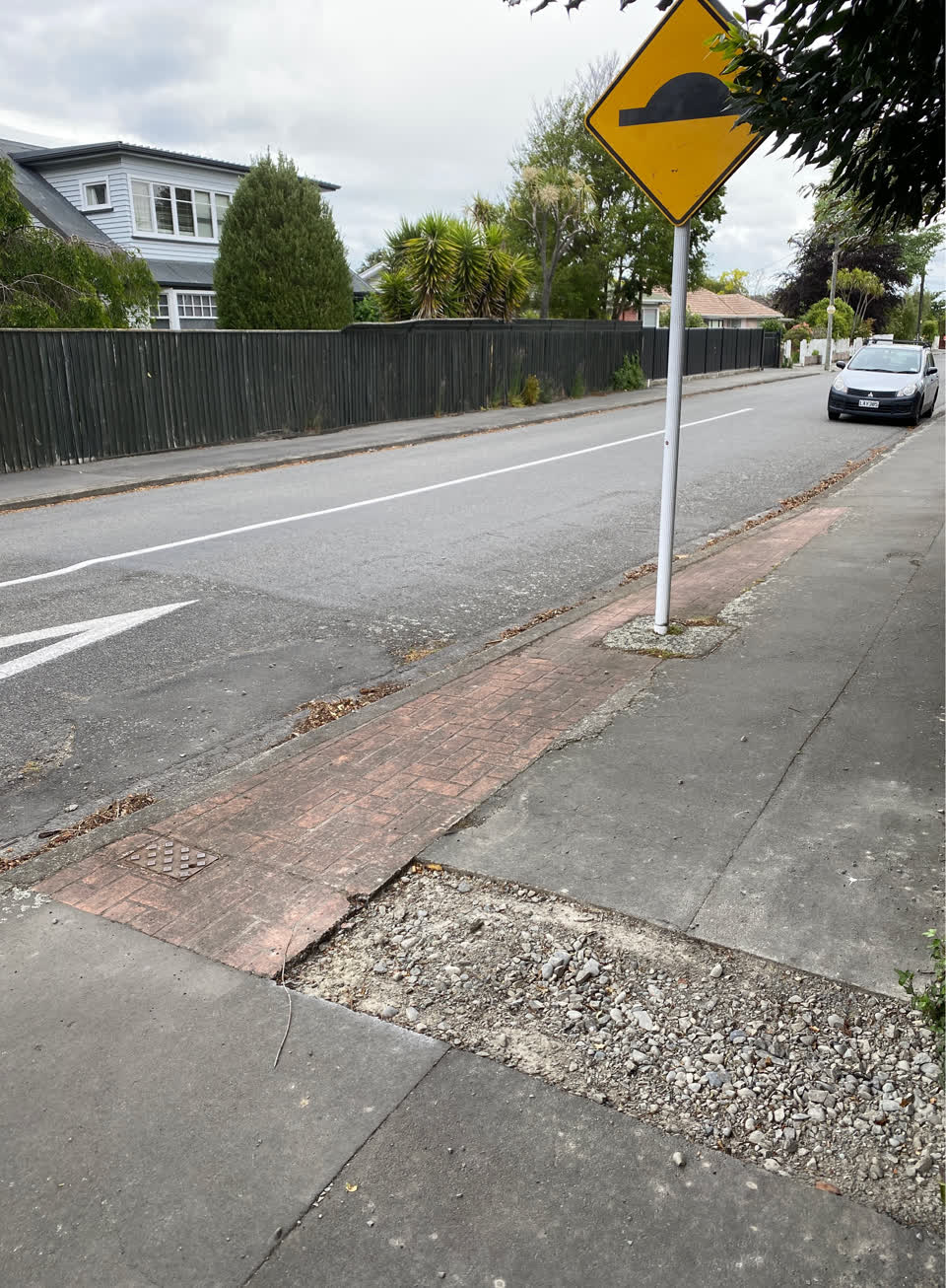 The photograph attached to this roading/streets report