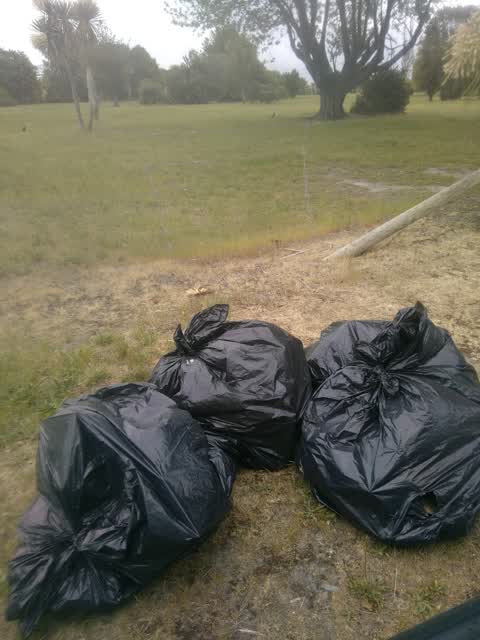 Rubbish/Recycling, a report photo