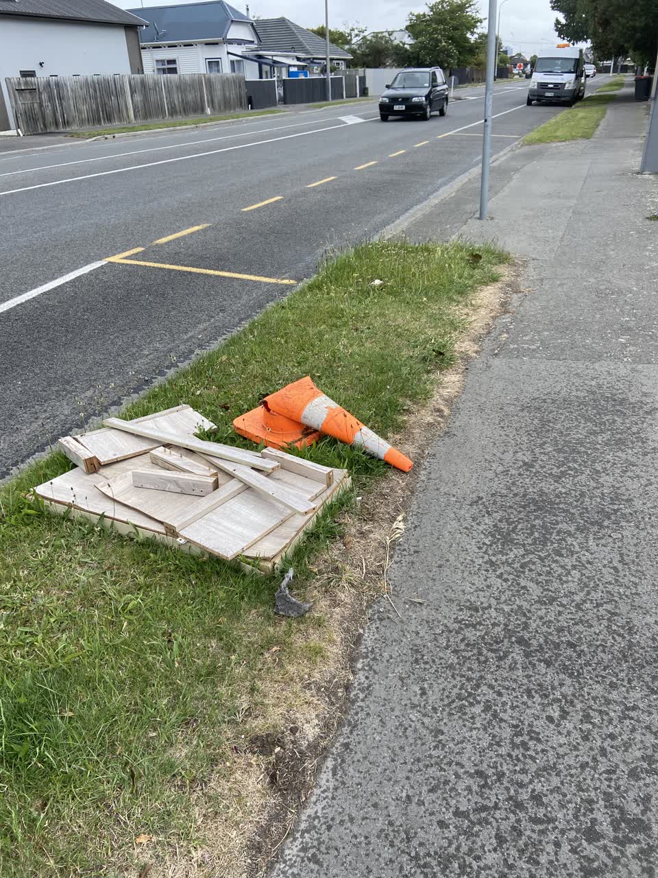 The photograph attached to this rubbish/recycling report