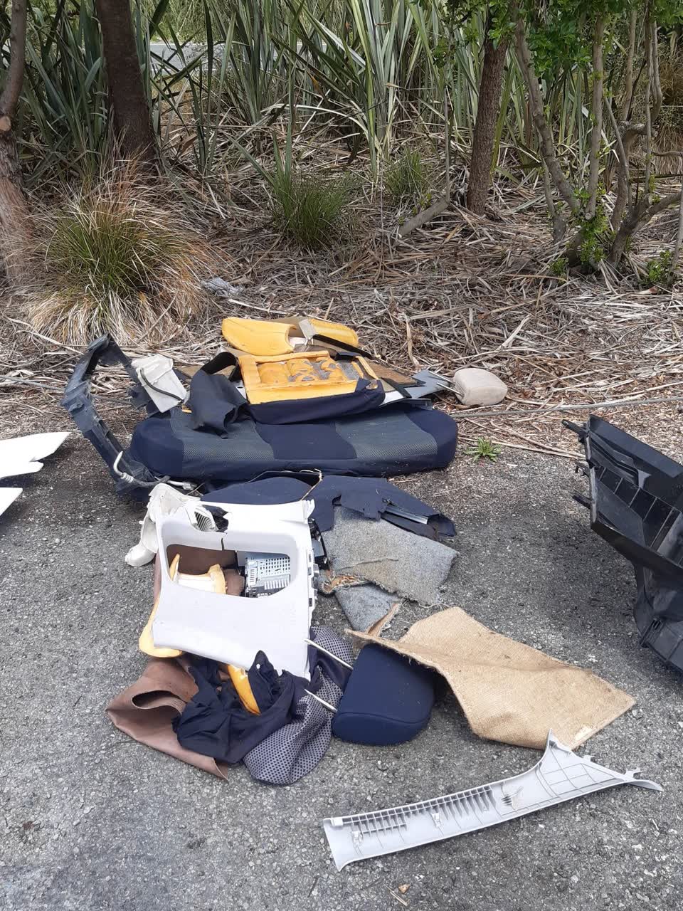 The photograph attached to this rubbish/recycling report