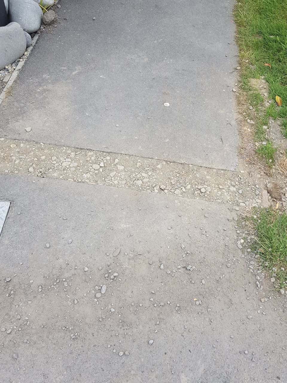 The photograph attached to this street light outage report