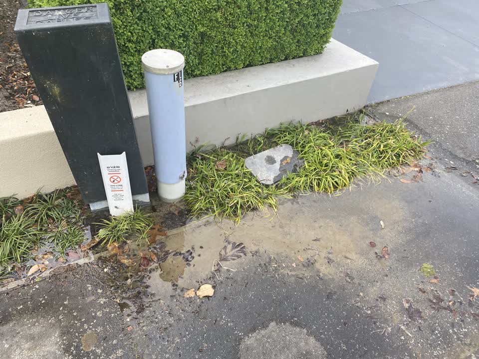 The photograph attached to this sewer - leak / blockage report