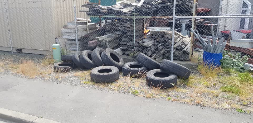 The photograph attached to this rubbish/recycling report