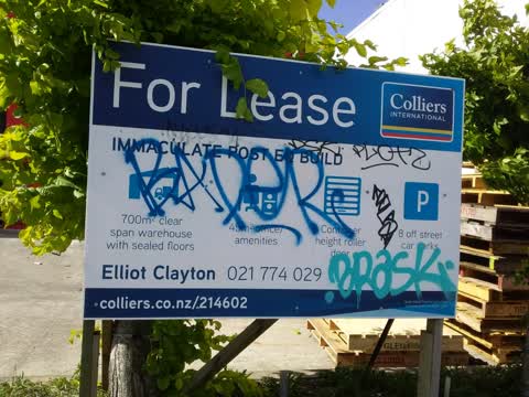 Graffiti, a report photo