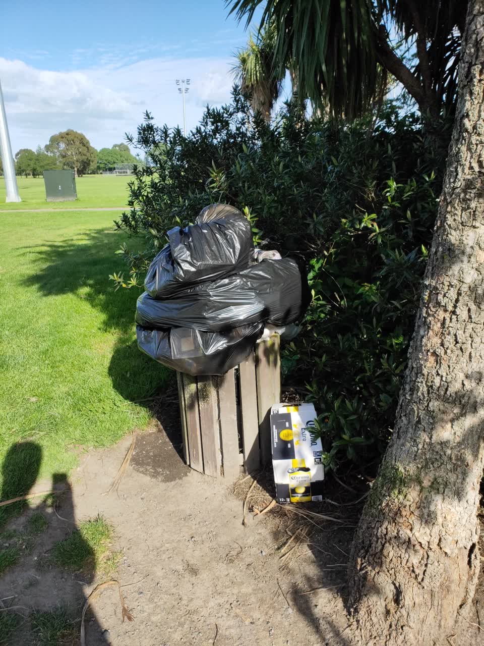 The photograph attached to this rubbish/recycling report